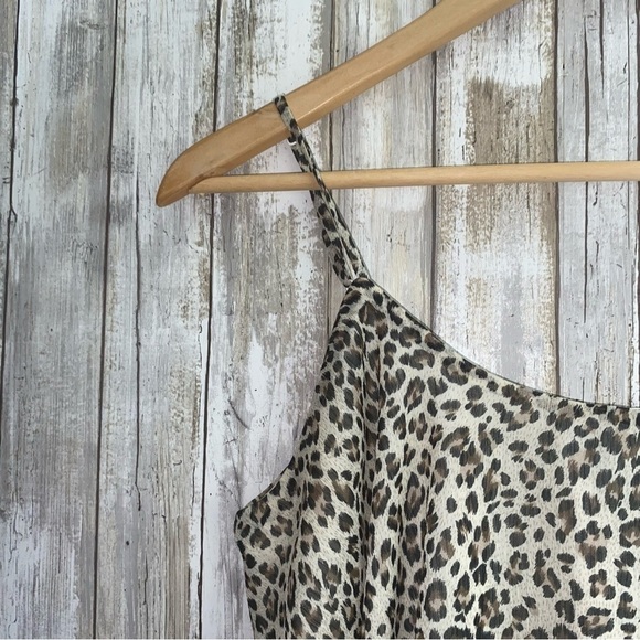 She & Sky Born With It Leopard Sleeveless Blouse - Picture 6 of 7